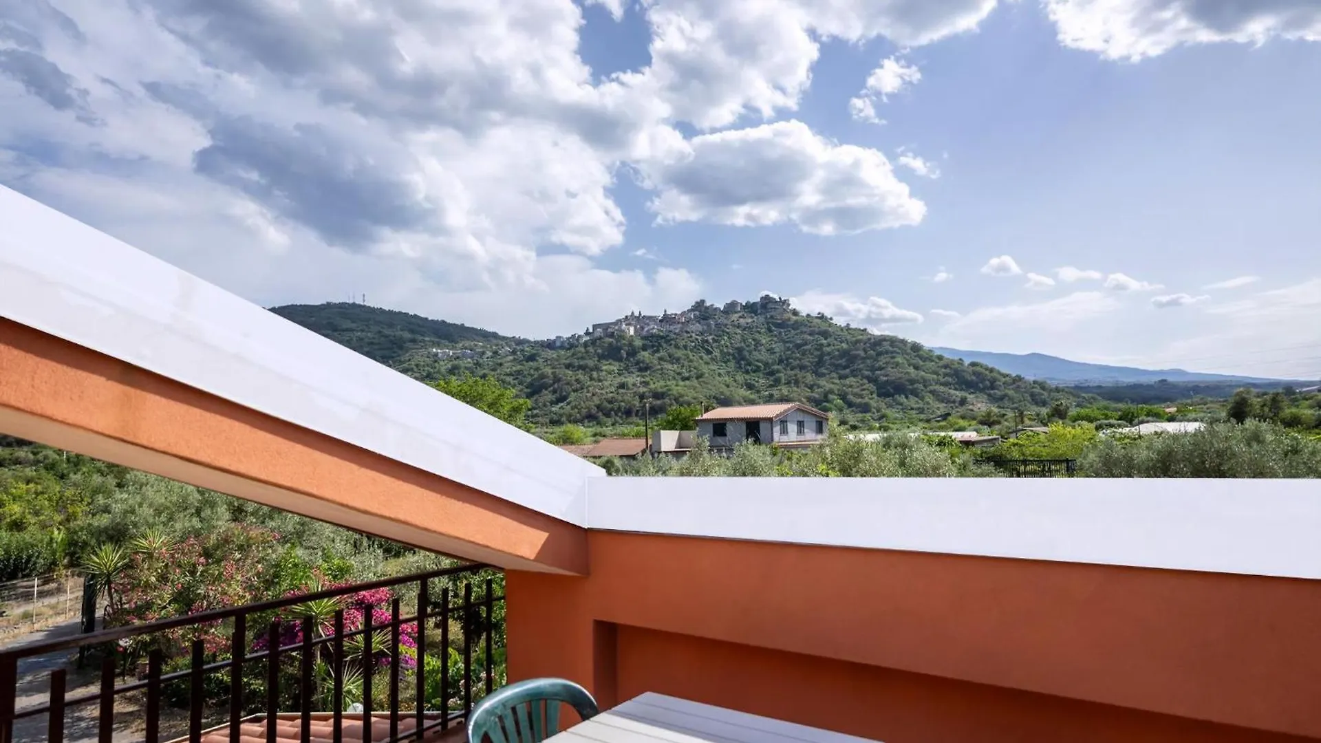 Domus Andrea Und Carolina Villa Castiglione di Sicilia Nyaraló